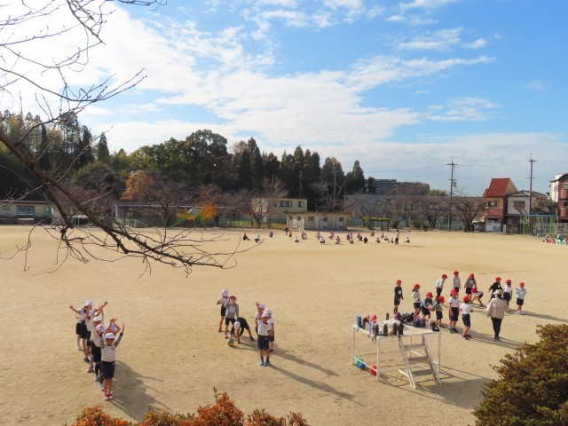 枚方市立蹉跎東小学校 | 学校日記 | 2年生 合同体育 「縄跳び