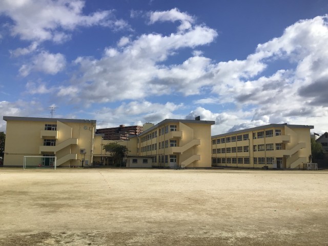 学校外観