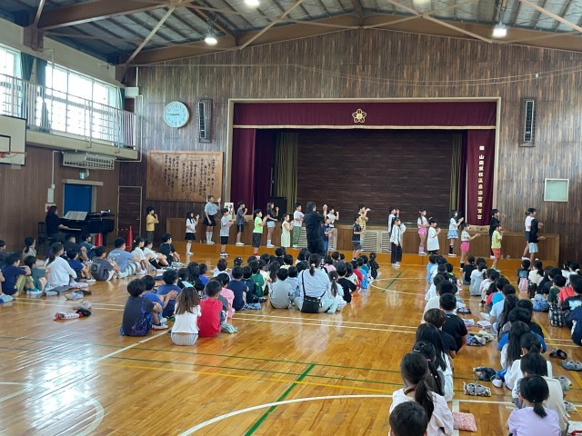 4年生音楽会の歌を歌いました
