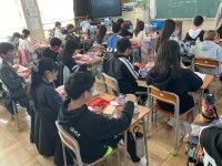 食べている様子