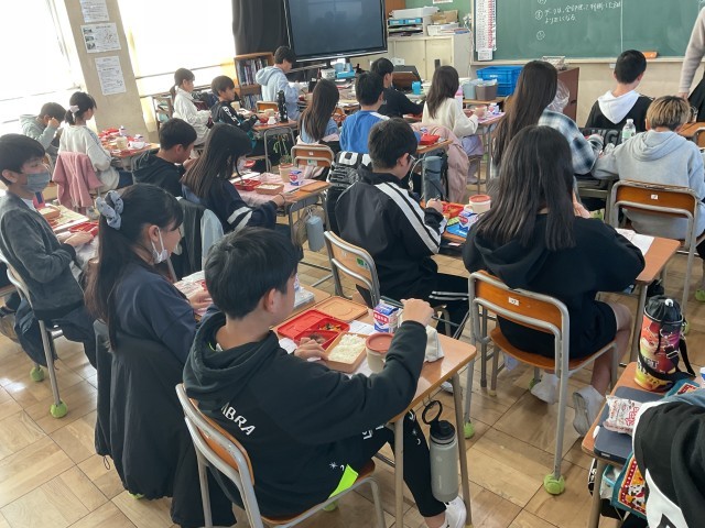 食べている様子