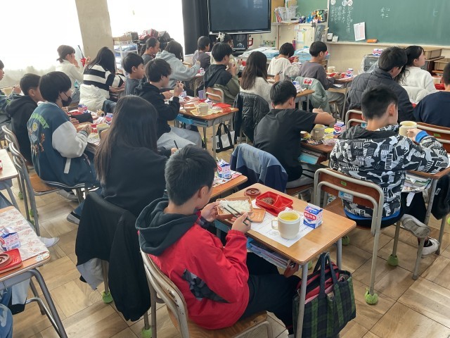 食べている様子